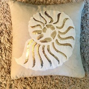 Decorative pillow